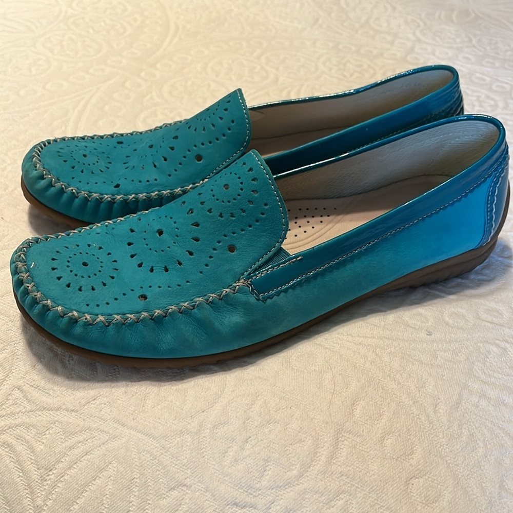 Gabor women’s turquoise Nubuck loafer moccasins 6.5